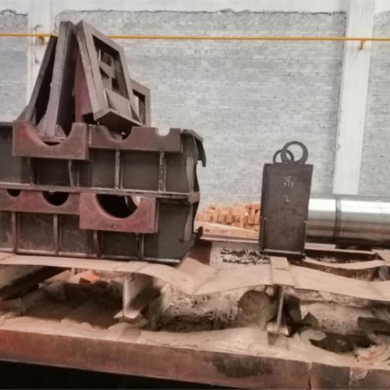 特大型打砂設備，對所有特大型金屬件表面打砂清除表面雜質(zhì)