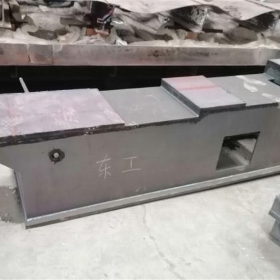 特大型打砂設(shè)備，對(duì)所有特大型金屬件表面打砂清除表面雜質(zhì)